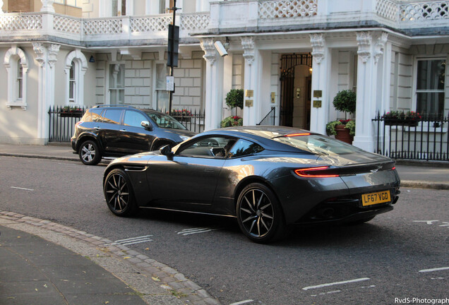 Aston Martin DB11