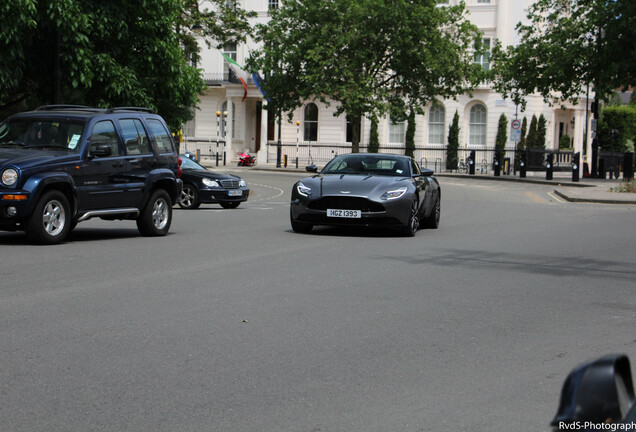 Aston Martin DB11