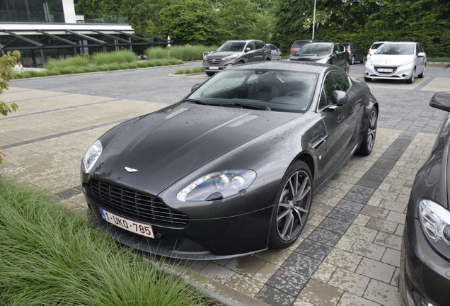 Aston Martin V8 Vantage 2012