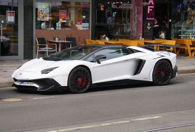 Lamborghini Aventador LP750-4 SuperVeloce Roadster