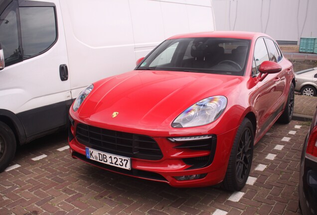 Porsche 95B Macan GTS