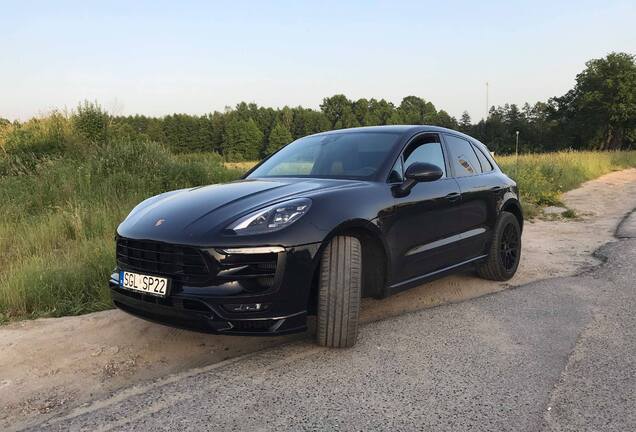 Porsche 95B Macan GTS