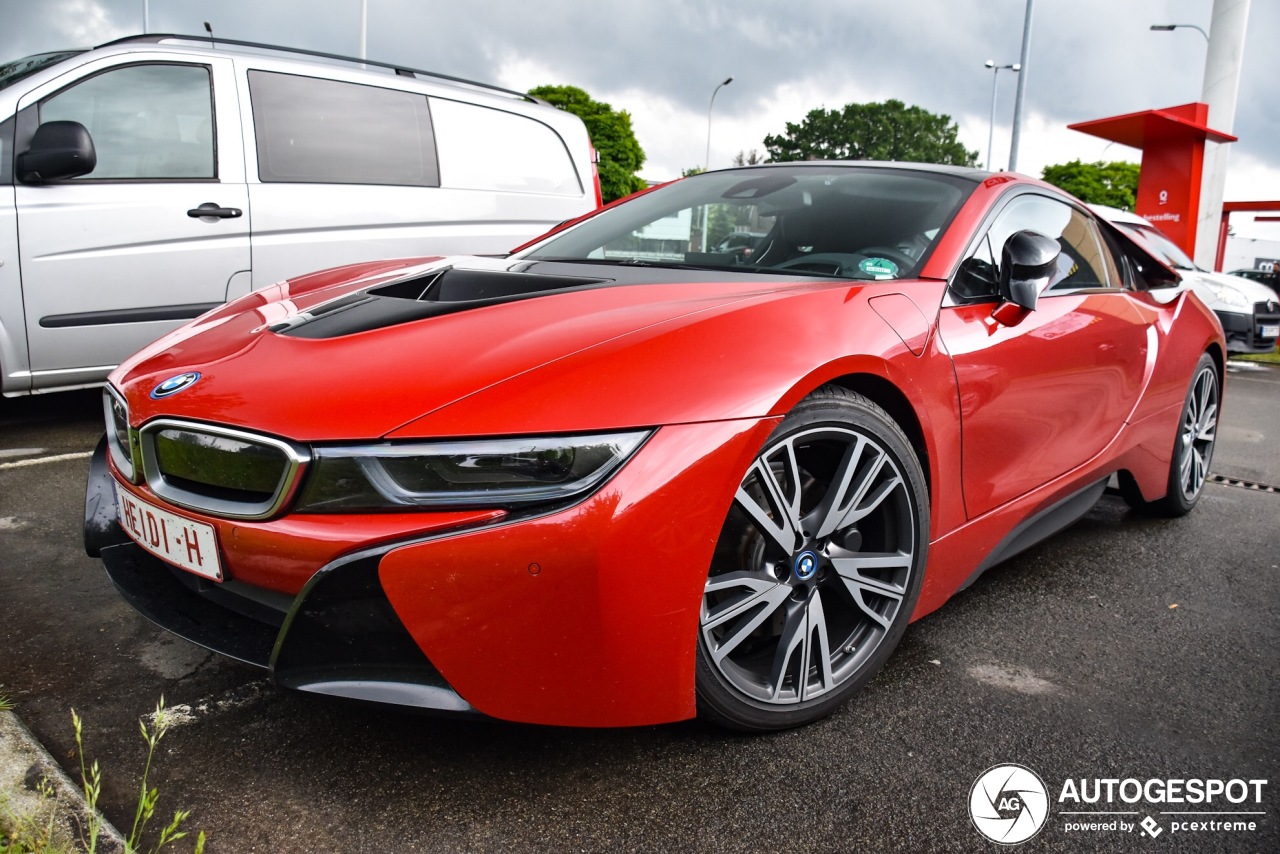 BMW i8 Protonic Red Edition