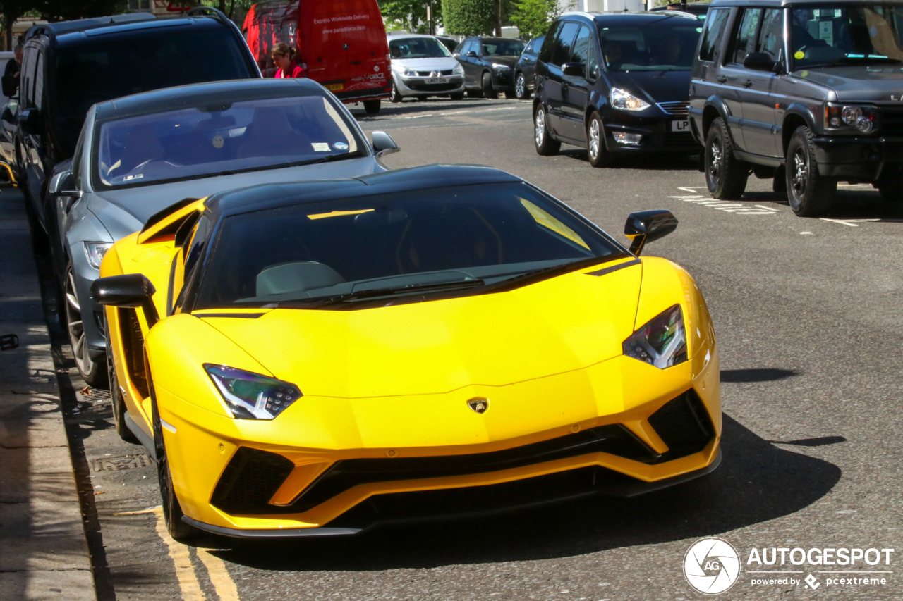 Lamborghini Aventador S LP740-4 Roadster