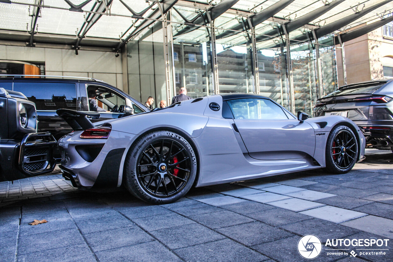 Porsche 918 Spyder Weissach Package