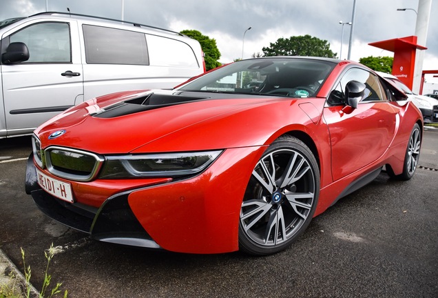 BMW i8 Protonic Red Edition