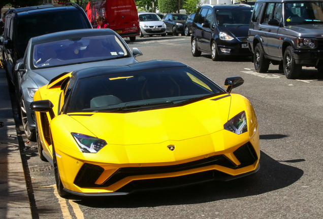 Lamborghini Aventador S LP740-4 Roadster