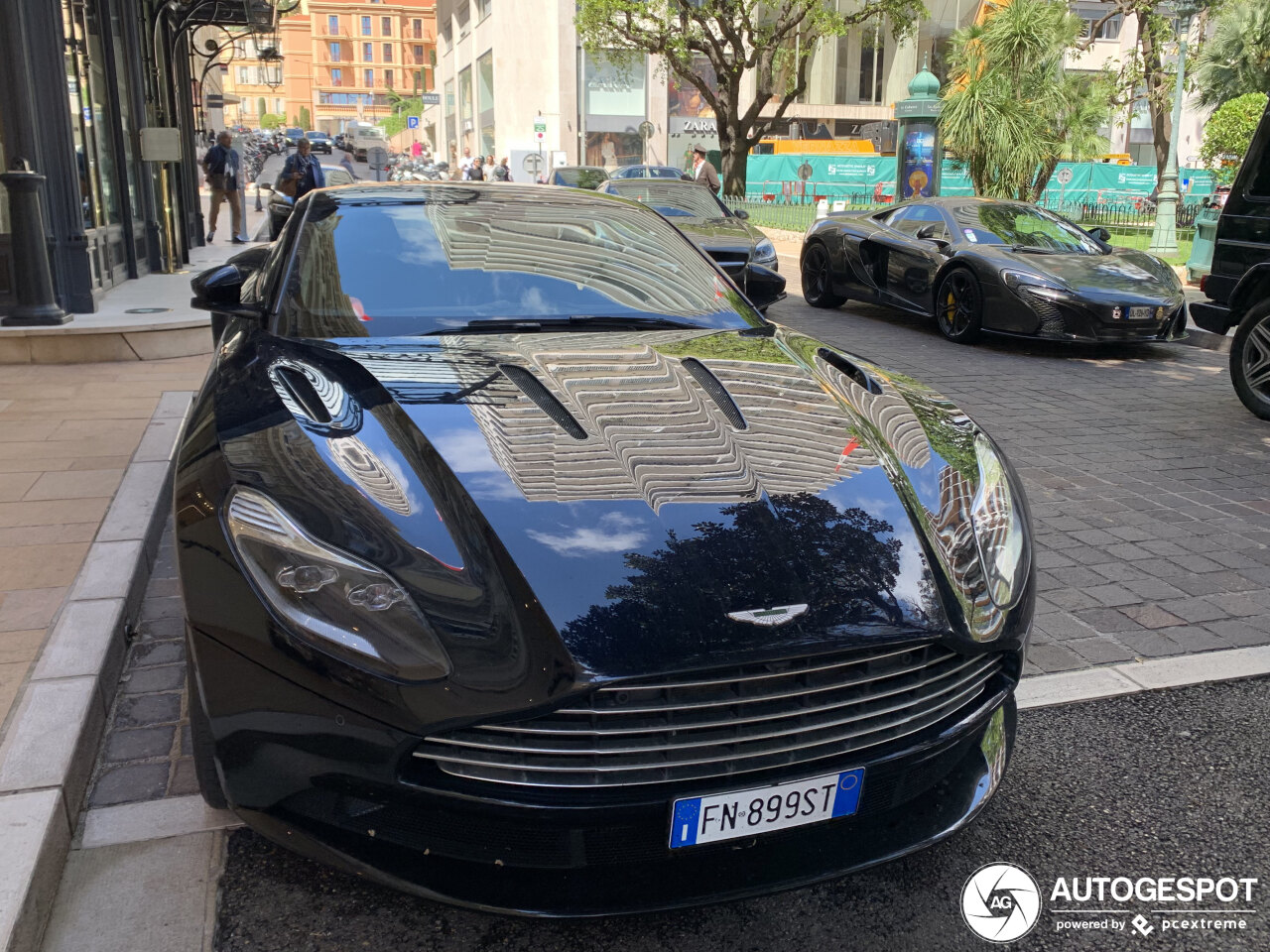 Aston Martin DB11