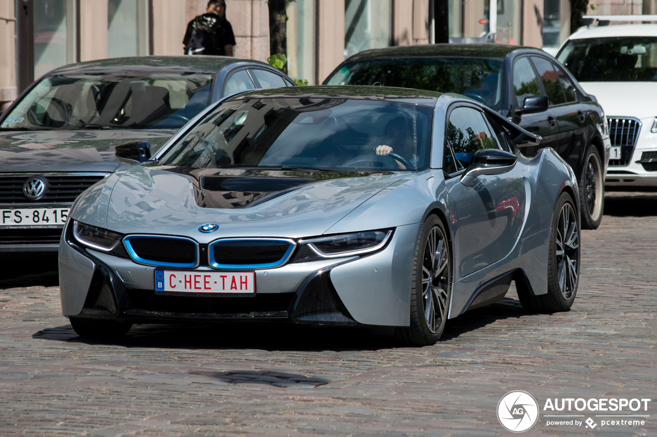 BMW i8