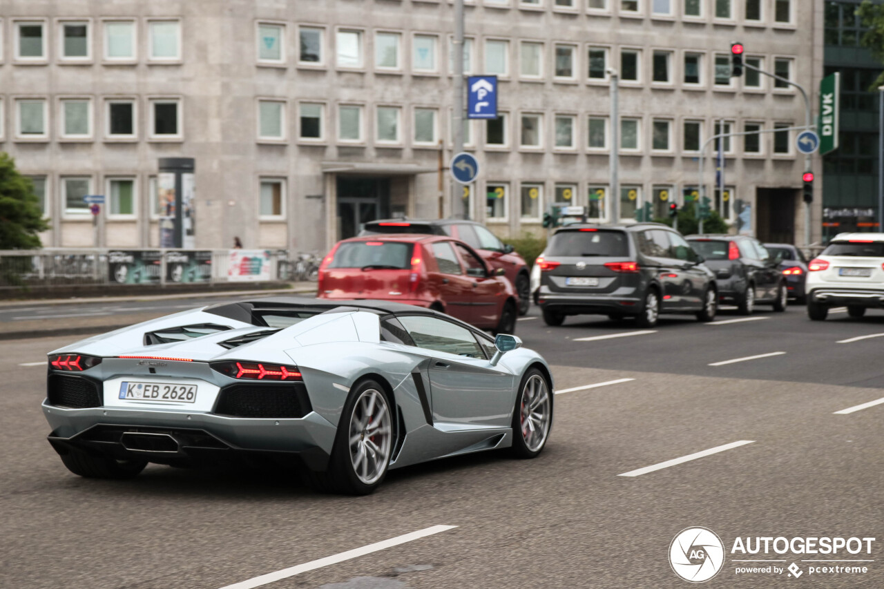 Lamborghini Aventador LP700-4 Roadster