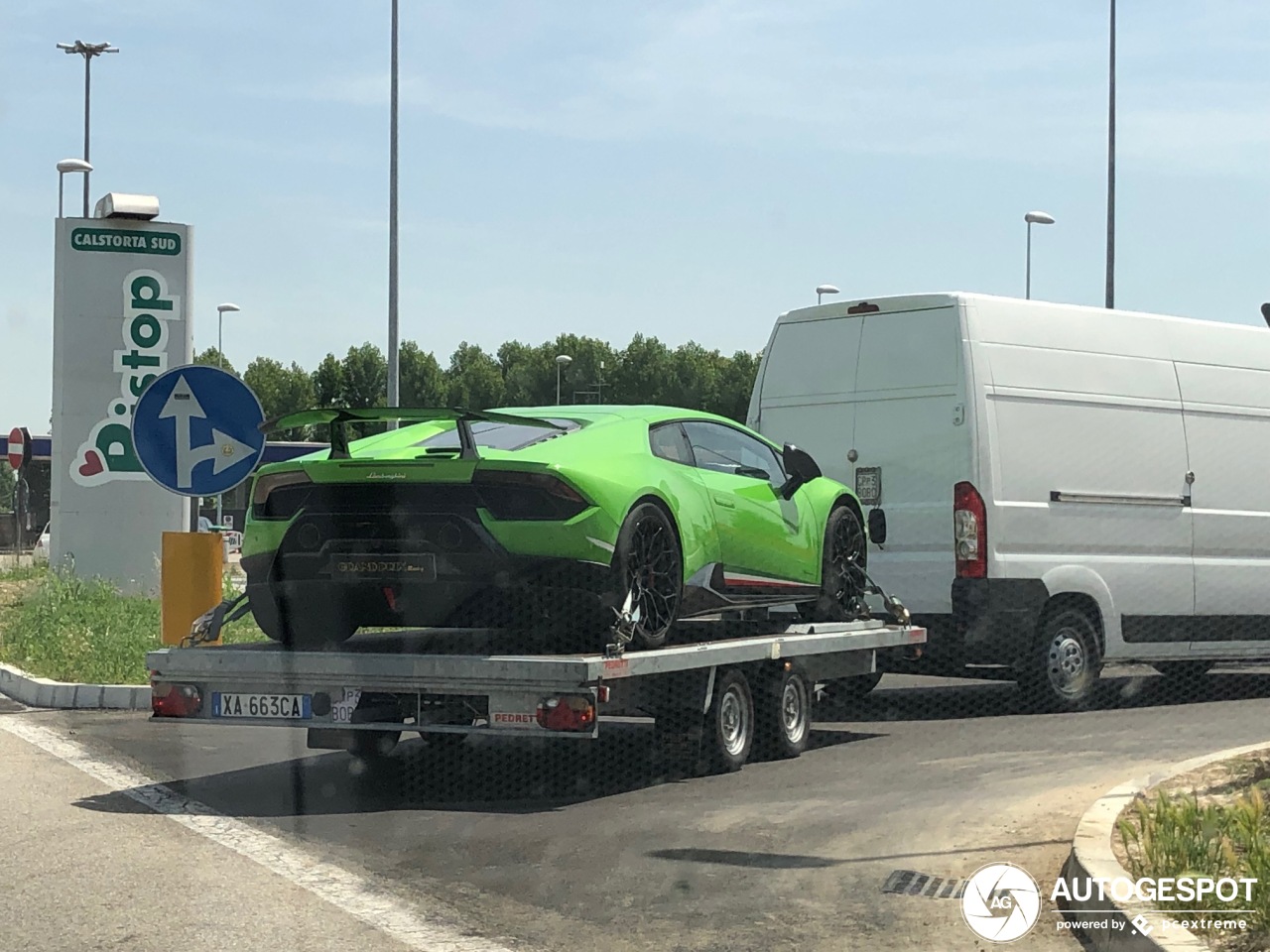 Lamborghini Huracán LP640-4 Performante