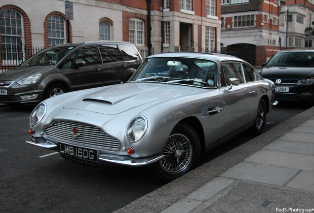 Aston Martin DB6 Superleggera