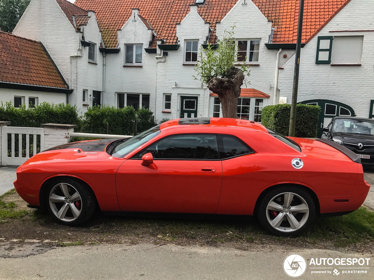 Dodge Challenger SRT-8