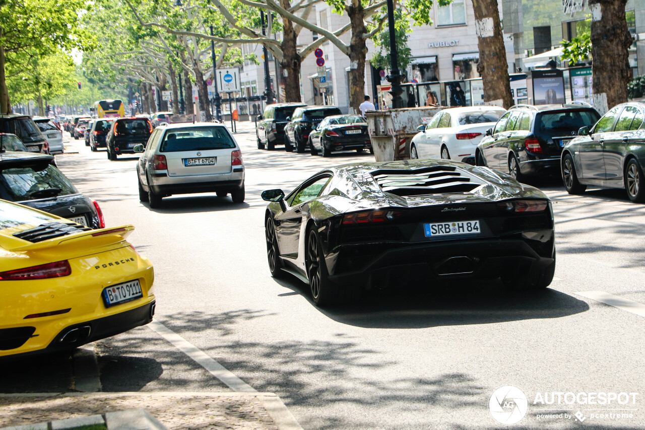 Lamborghini Aventador S LP740-4