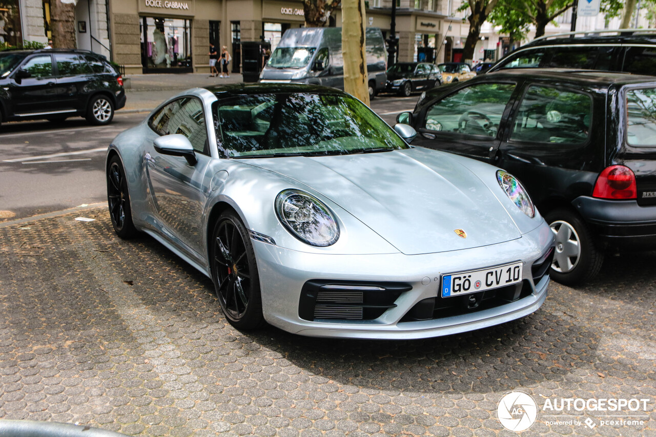 Porsche 992 Carrera 4S