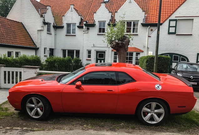 Dodge Challenger SRT-8