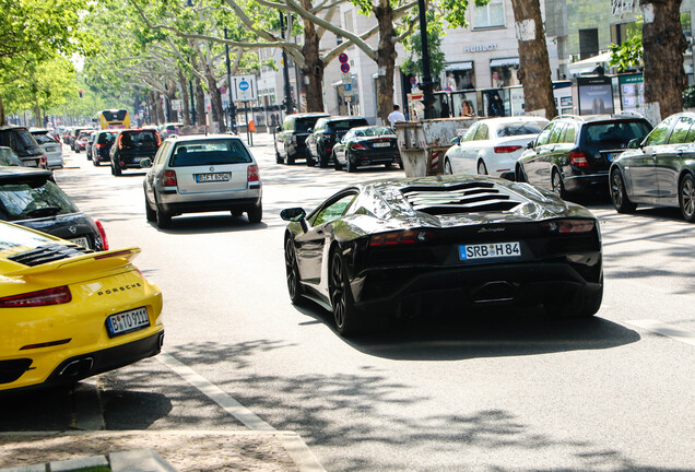 Lamborghini Aventador S LP740-4