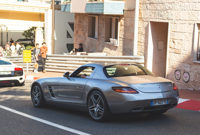 Mercedes-Benz SLS AMG