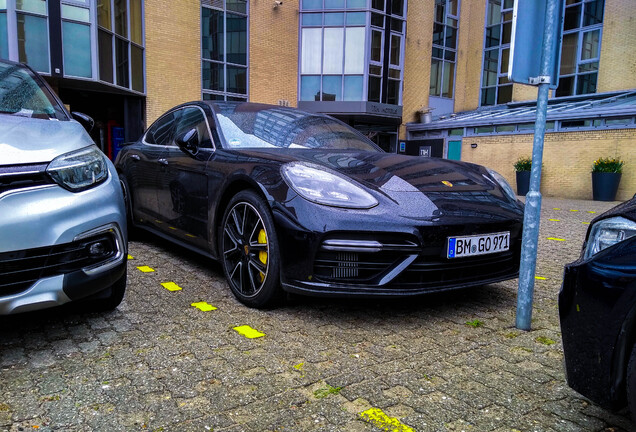 Porsche 971 Panamera Turbo