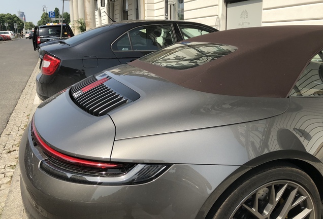 Porsche 992 Carrera 4S Cabriolet