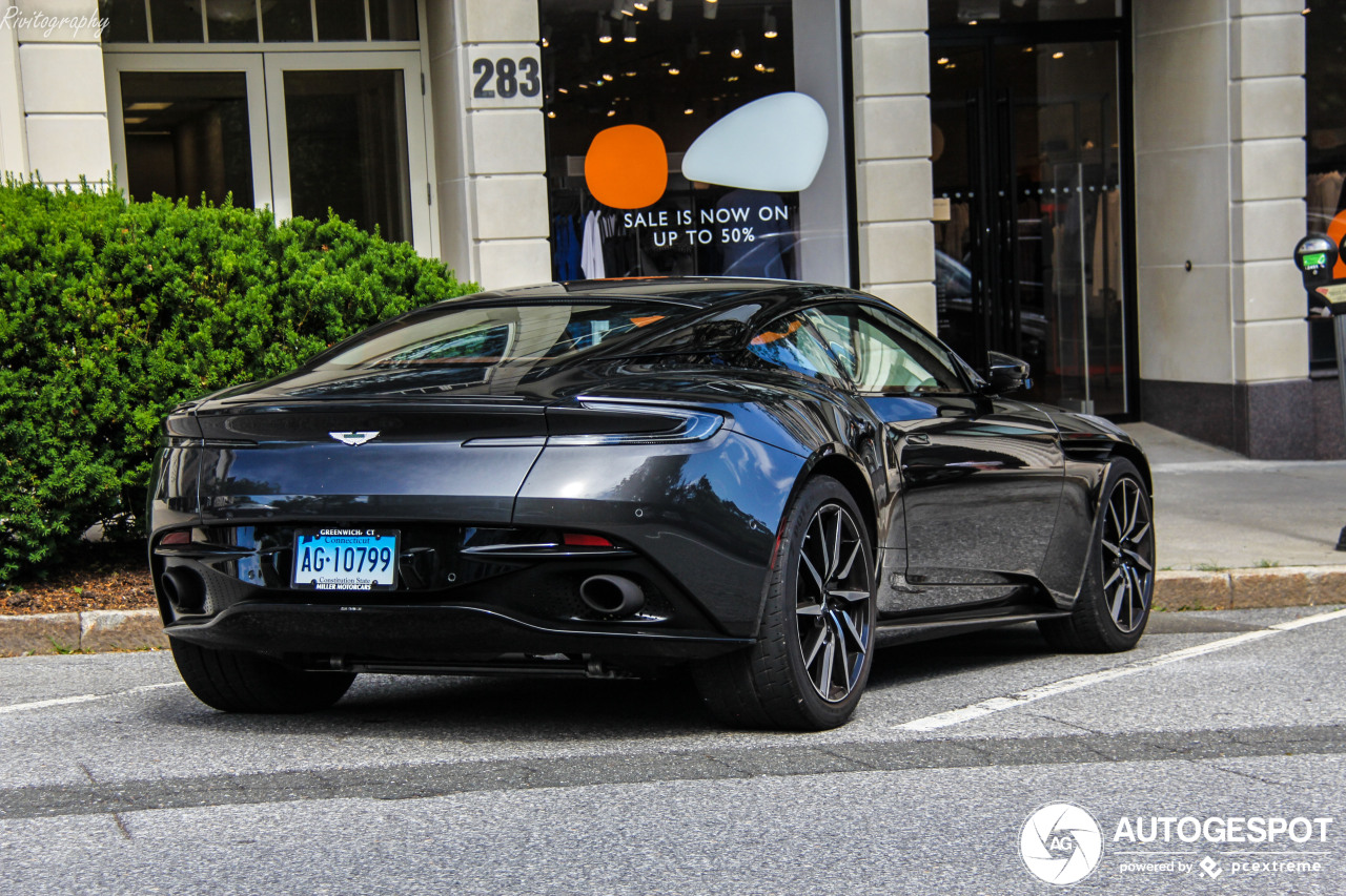 Aston Martin DB11