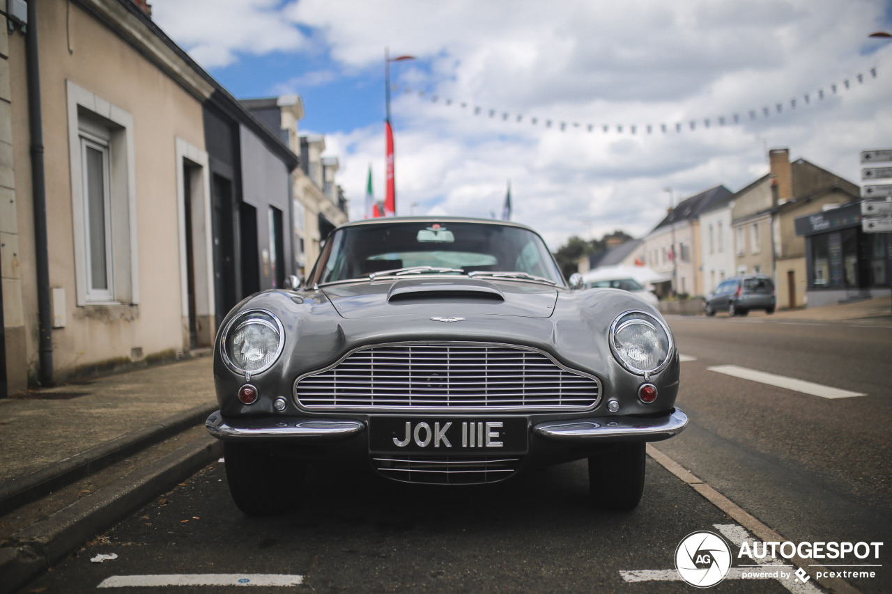 Aston Martin DB6 Superleggera