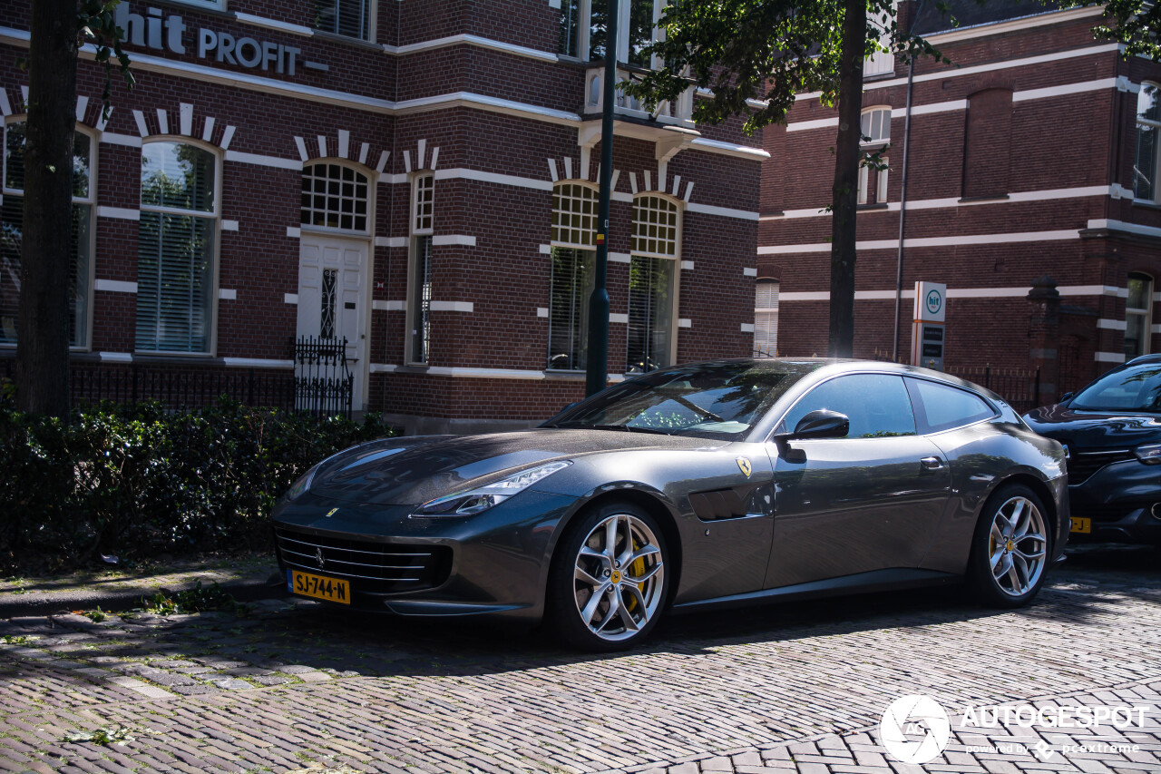 Ferrari GTC4Lusso T