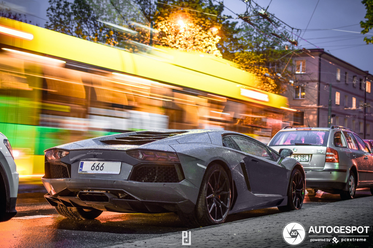 Lamborghini Aventador LP700-4