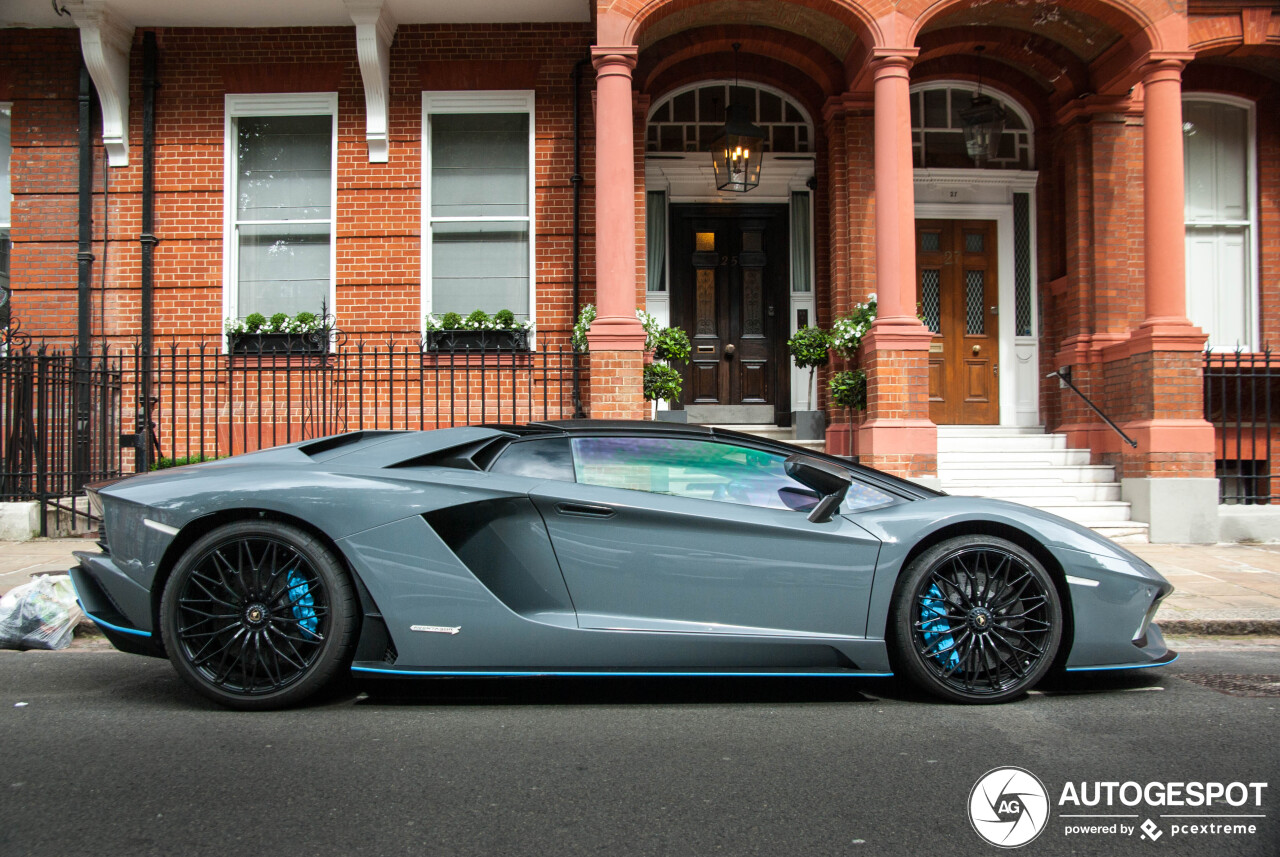 Lamborghini Aventador S LP740-4 Roadster