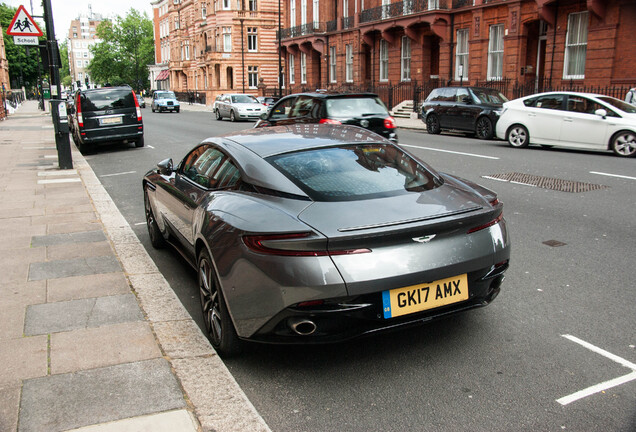 Aston Martin DB11