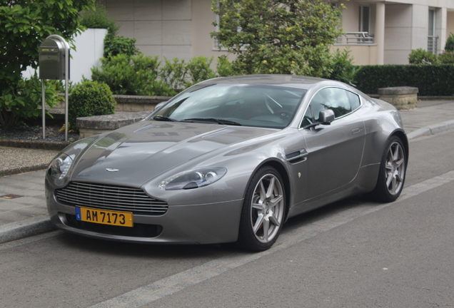 Aston Martin V8 Vantage