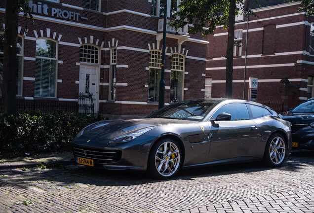 Ferrari GTC4Lusso T