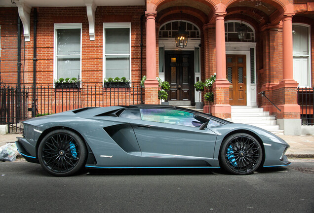 Lamborghini Aventador S LP740-4 Roadster