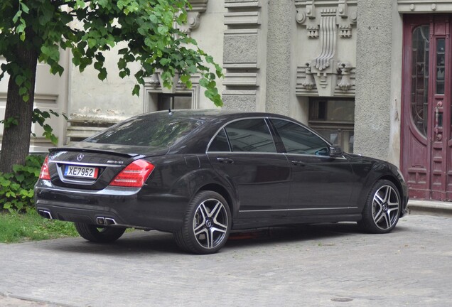 Mercedes-Benz S 63 AMG W221 2011