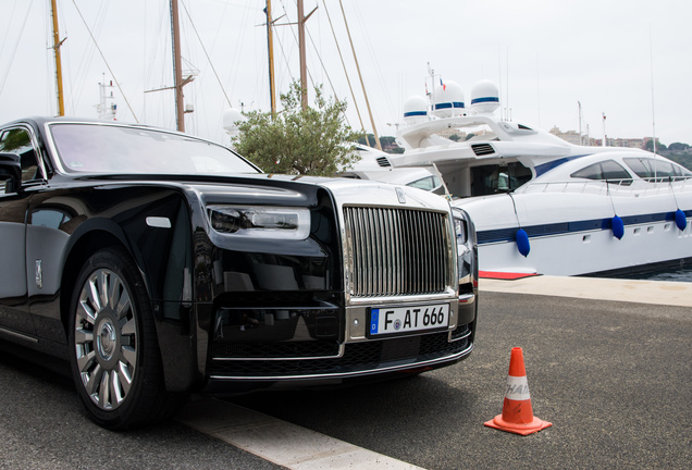 Rolls-Royce Phantom VIII EWB