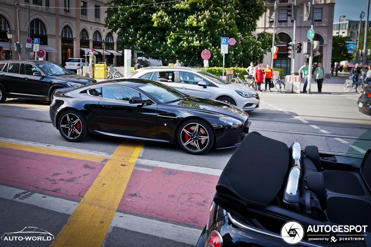 Aston Martin V8 Vantage 2012