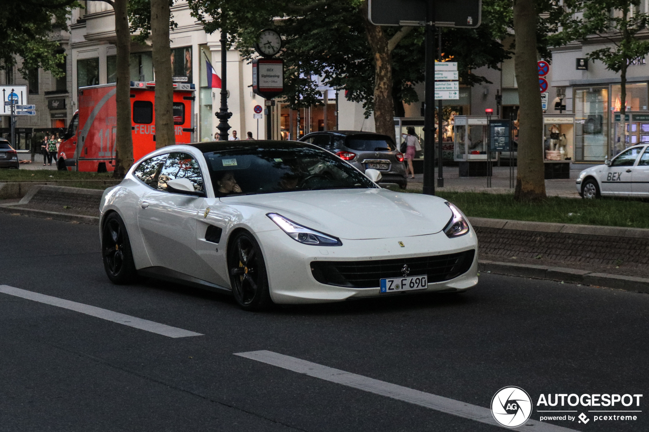 Ferrari GTC4Lusso