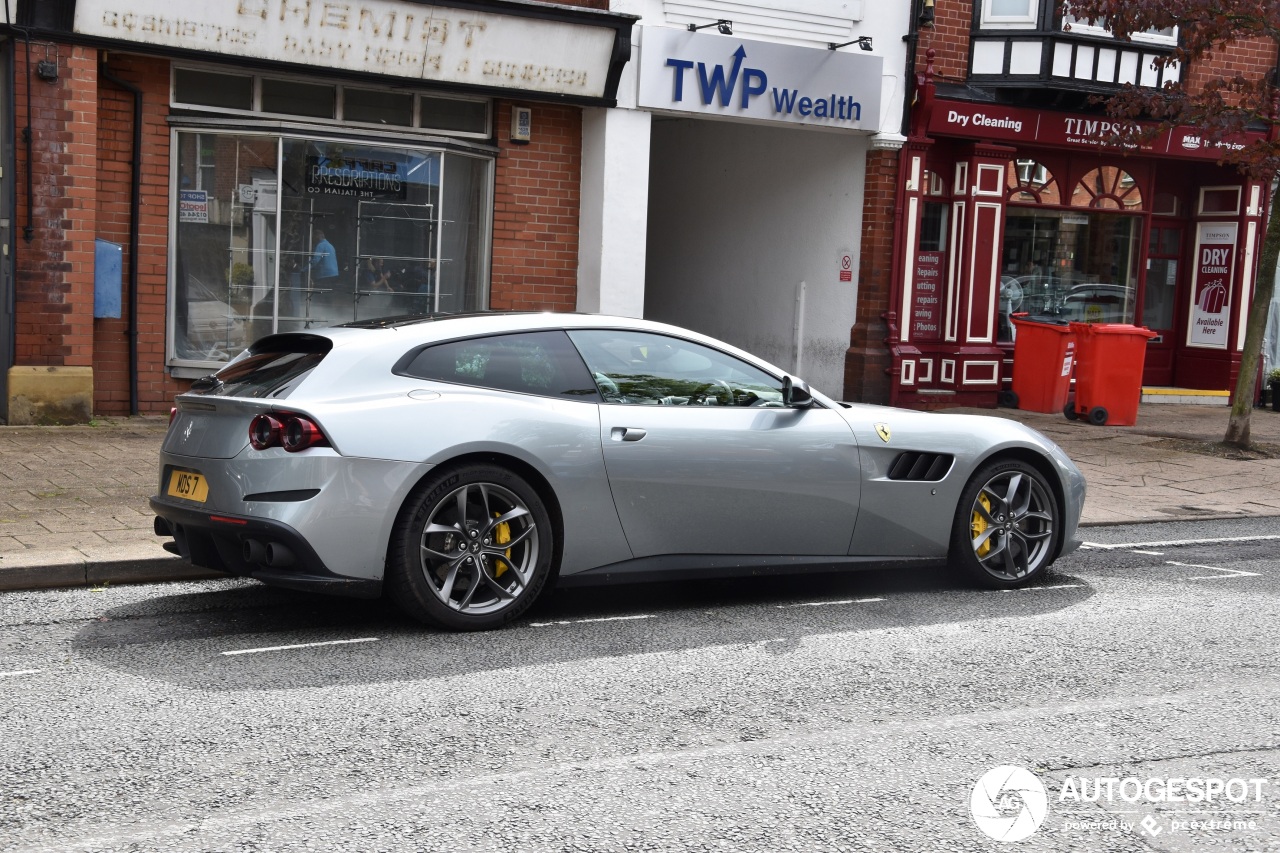 Ferrari GTC4Lusso T