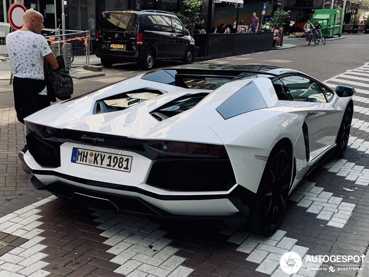 Lamborghini Aventador LP700-4 Roadster