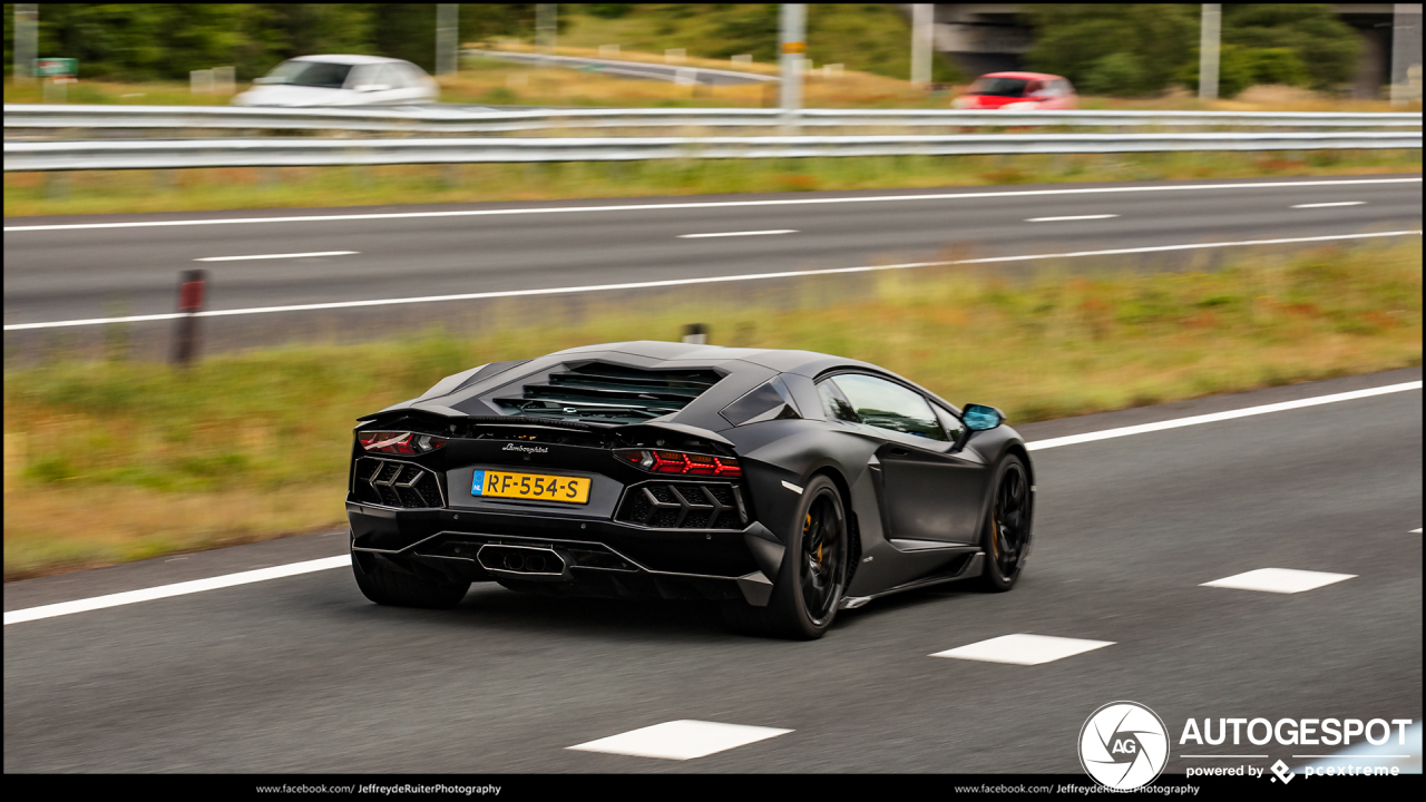 Lamborghini Aventador LP700-4 Vorsteiner V