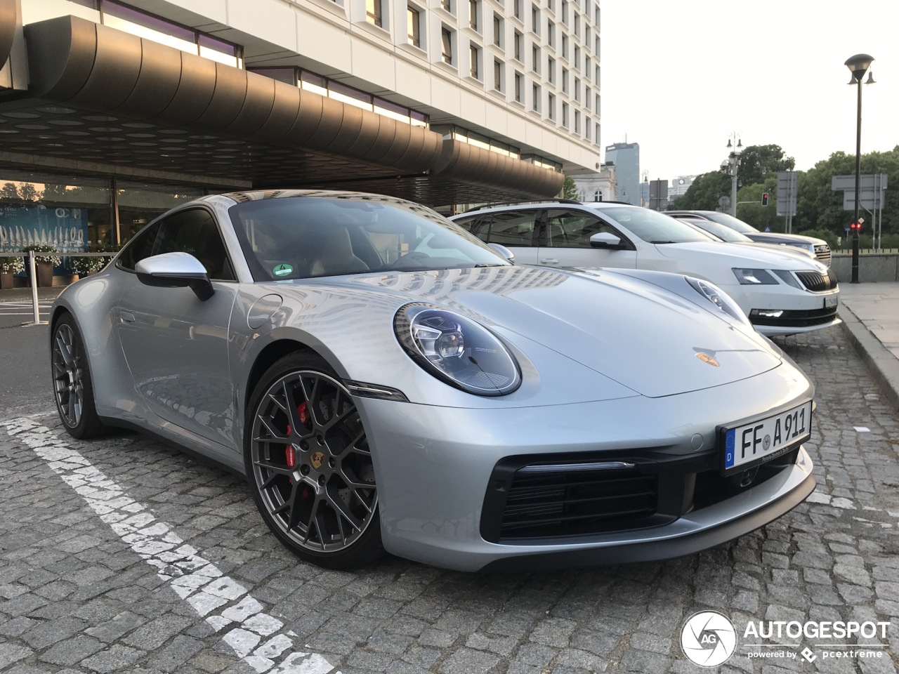 Porsche 992 Carrera 4S