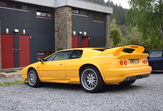 Lotus Esprit V8