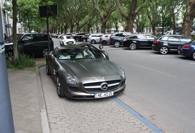 Mercedes-Benz SLS AMG