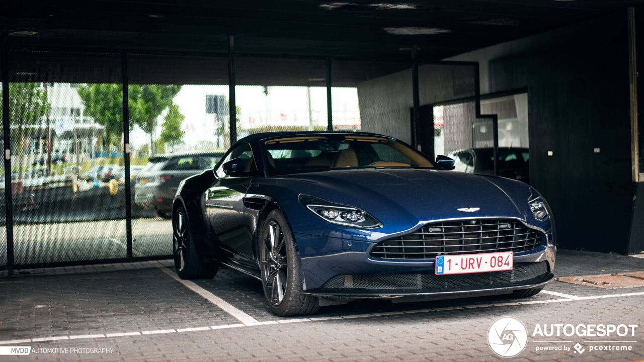 Aston Martin DB11 V8 Volante