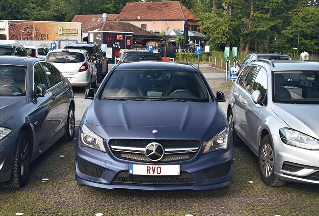 Mercedes-Benz CLA 45 AMG Shooting Brake