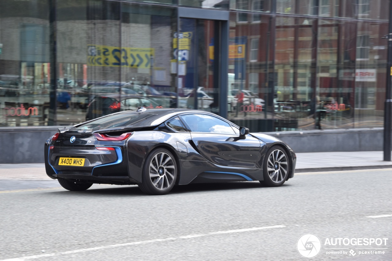 BMW i8