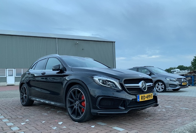 Mercedes-Benz GLA 45 AMG X156