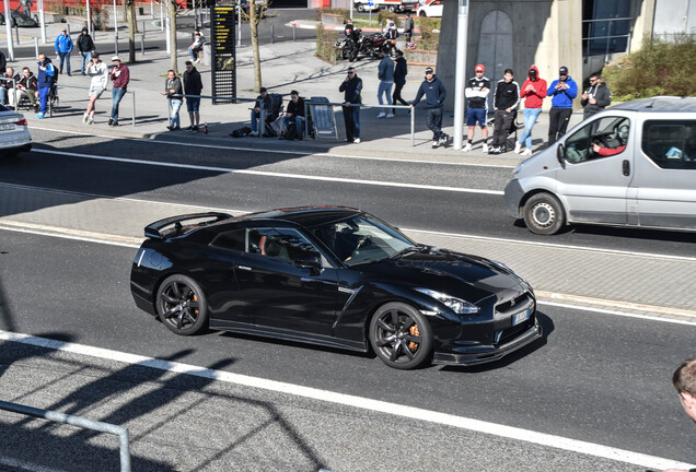 Nissan GT-R