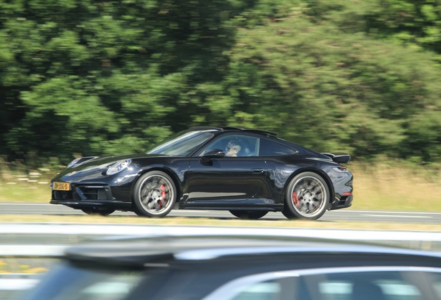 Porsche 992 Carrera 4S