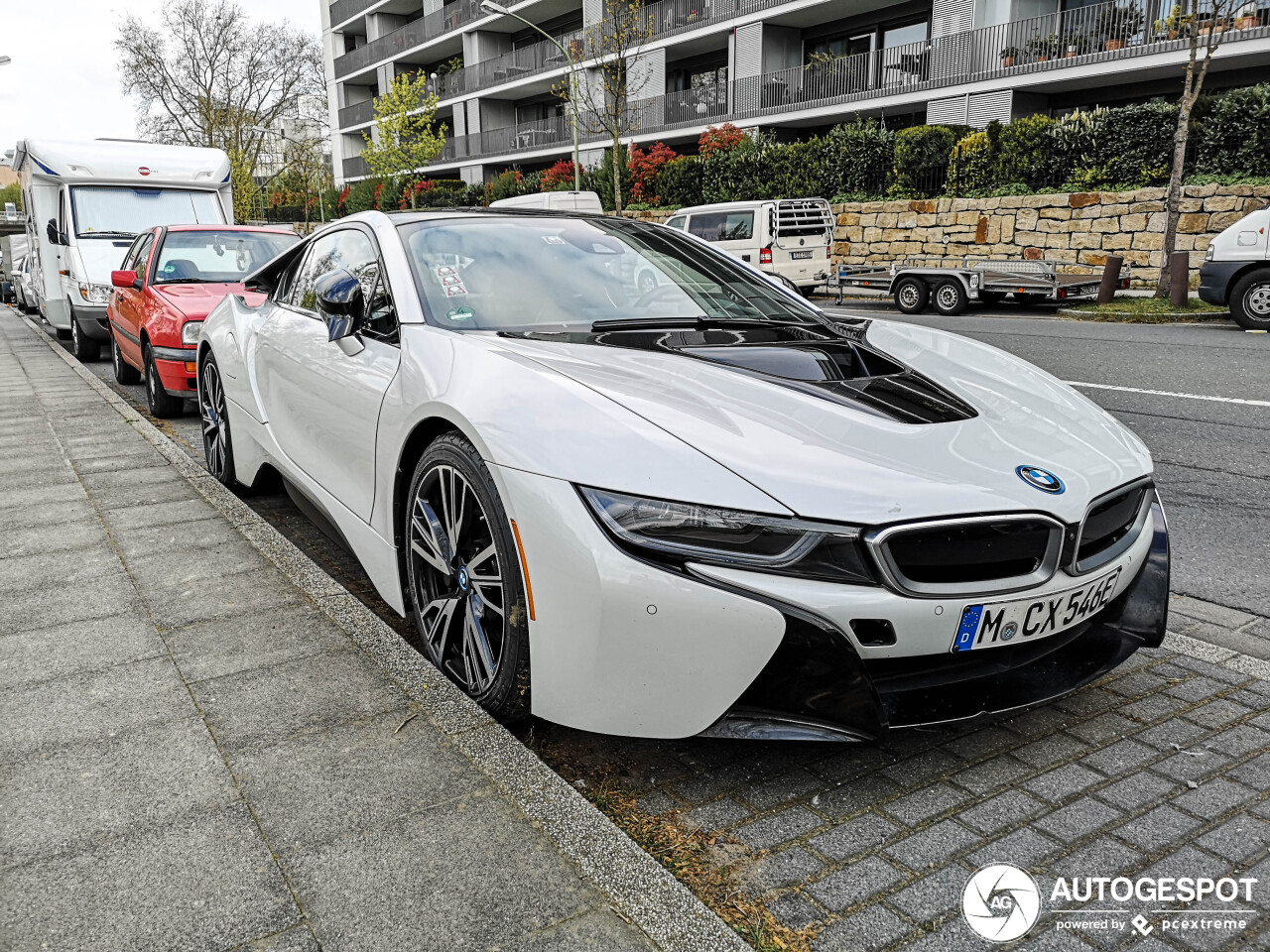 BMW i8